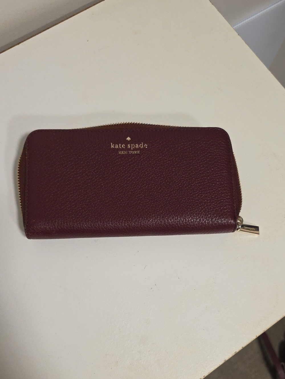 kate spade Zip-Around Card Holder in Burgundy